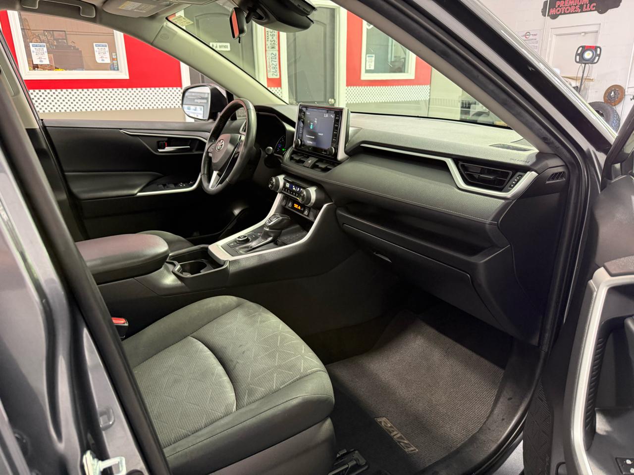 Toyota RAV4  2021