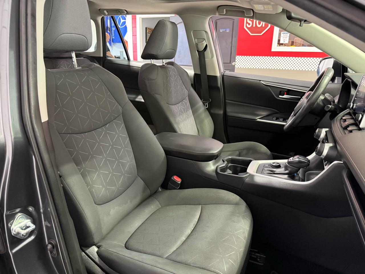 Toyota RAV4  2021