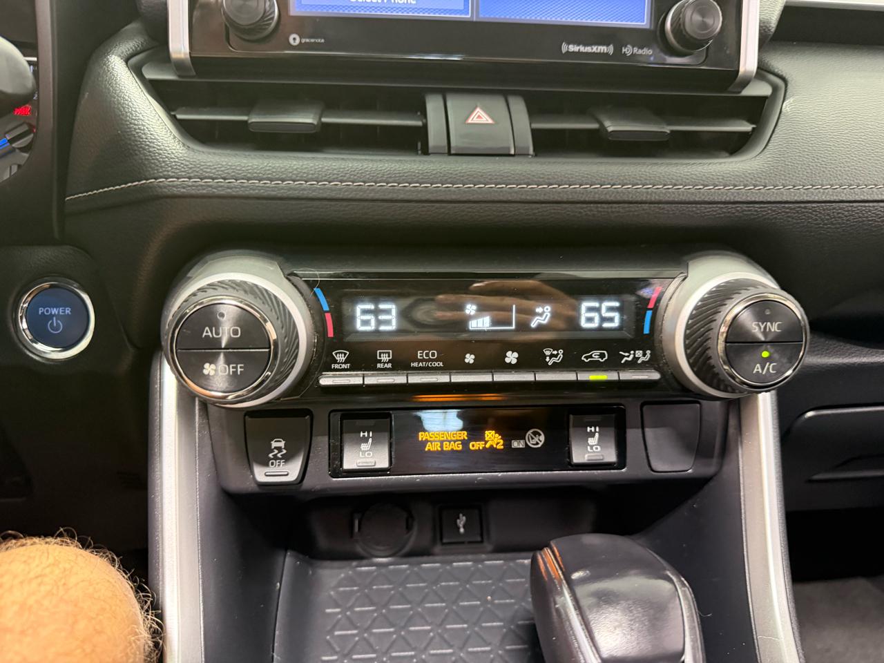 Toyota RAV4  2021