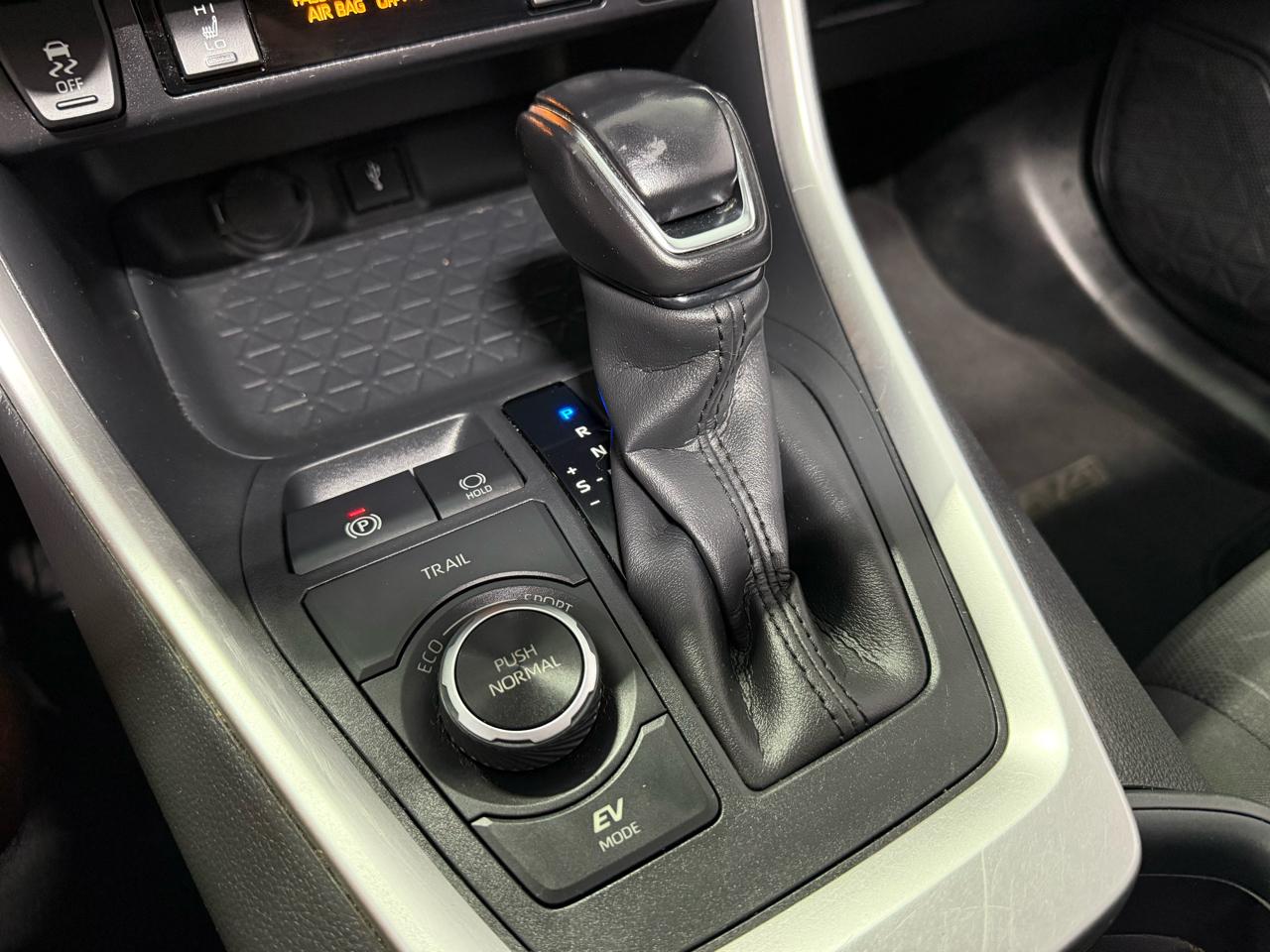 Toyota RAV4  2021