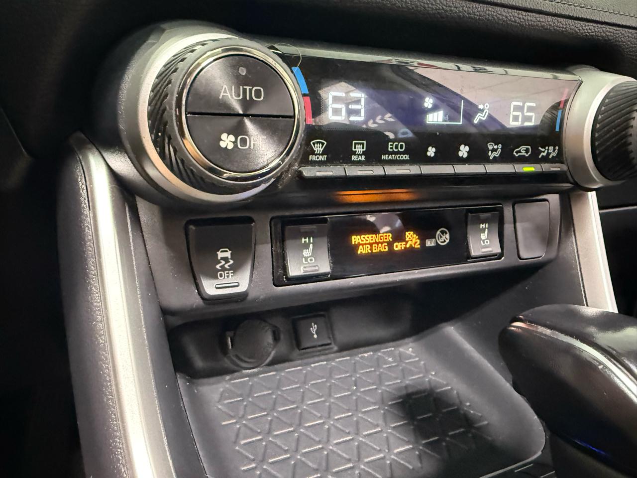 Toyota RAV4  2021