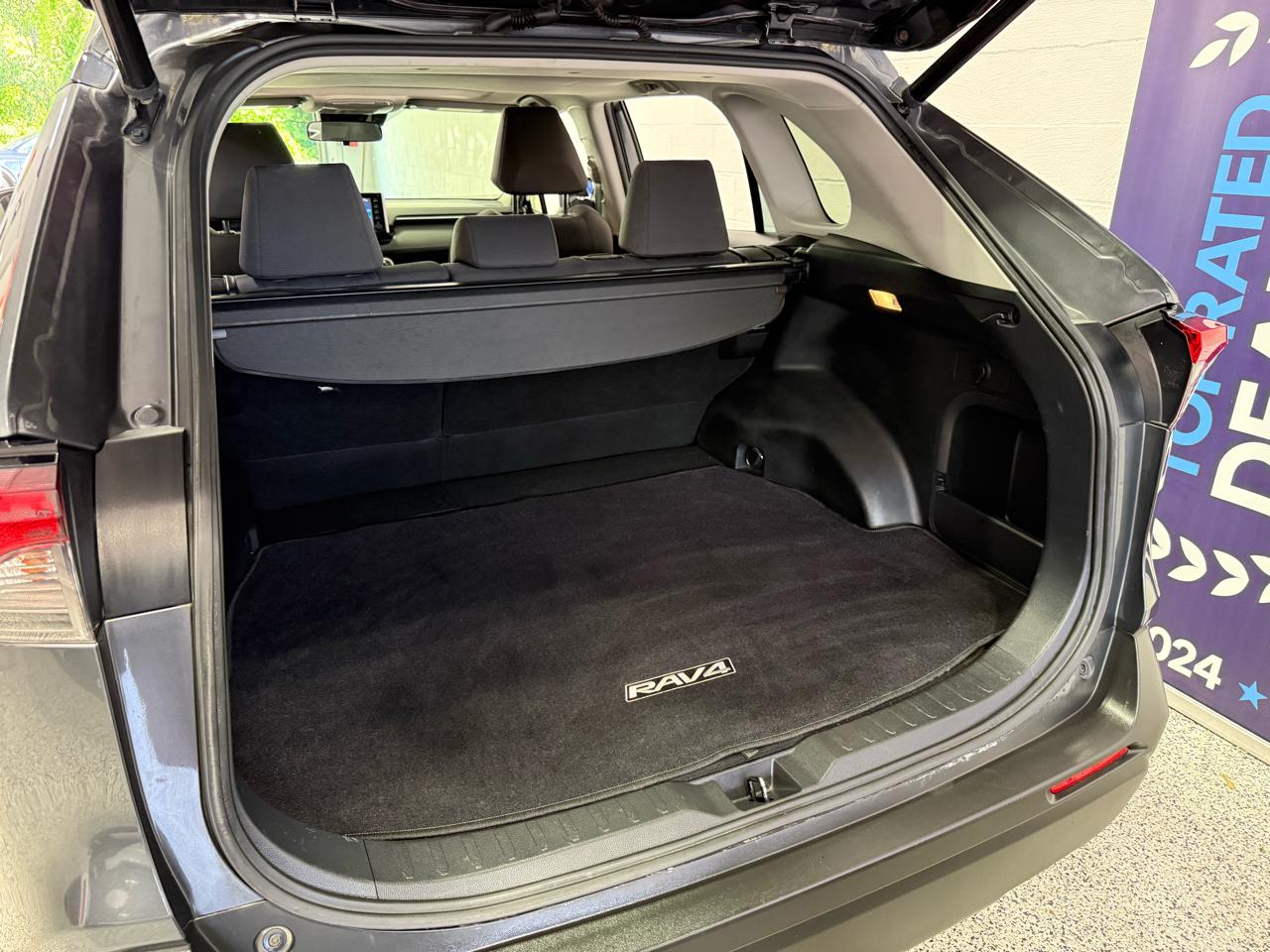 Toyota RAV4  2021
