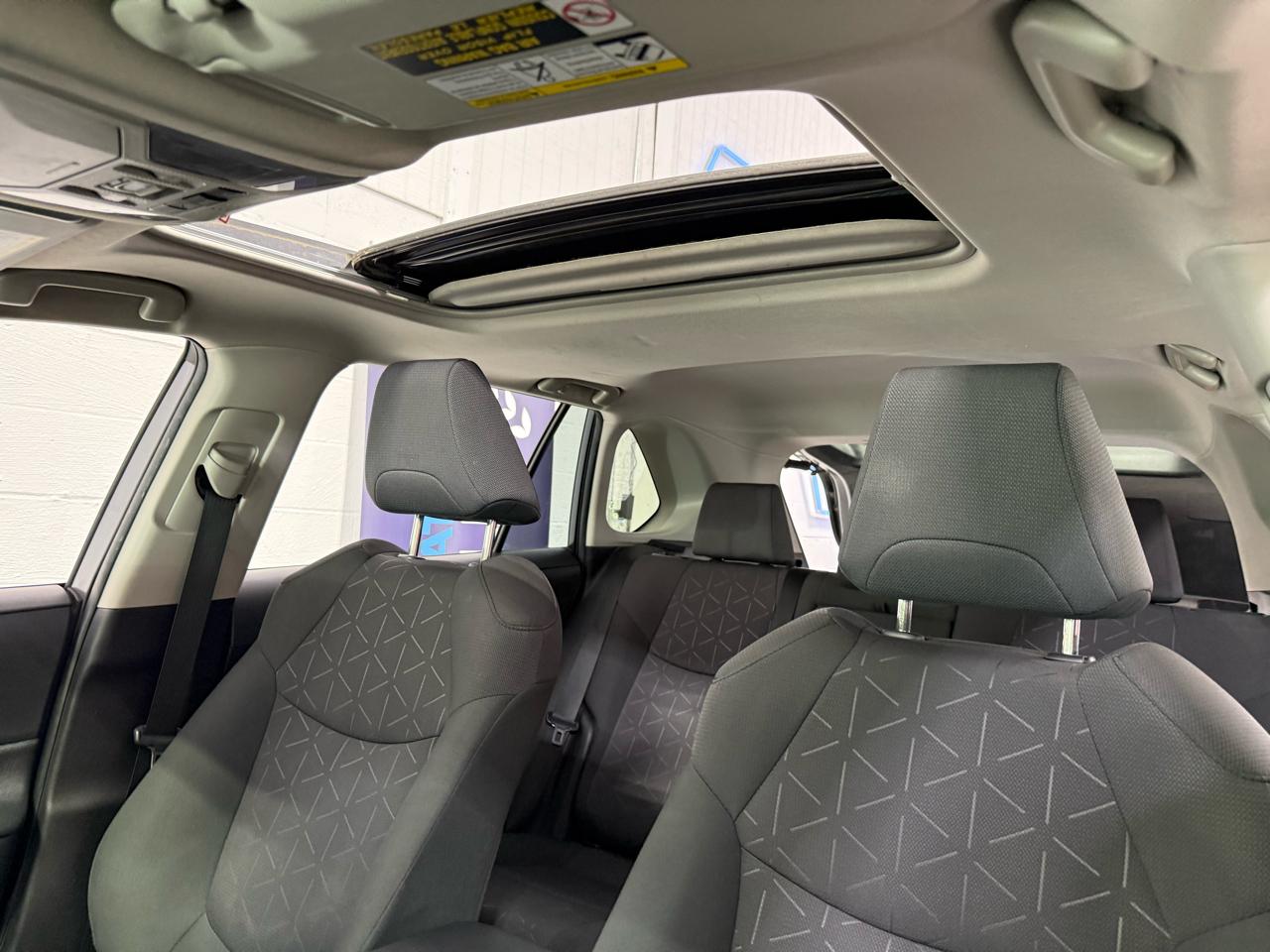 Toyota RAV4  2021