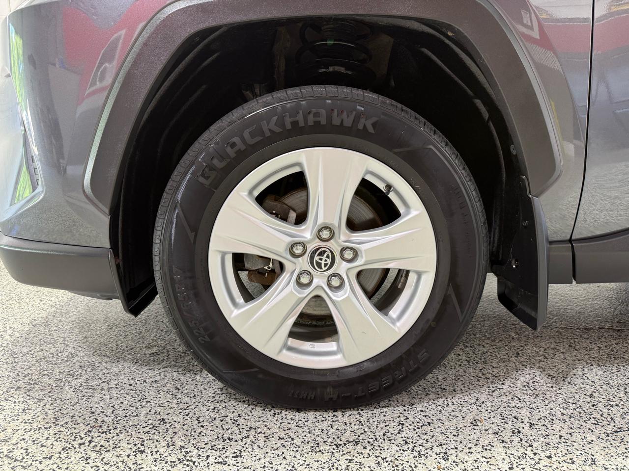 Toyota RAV4  2021