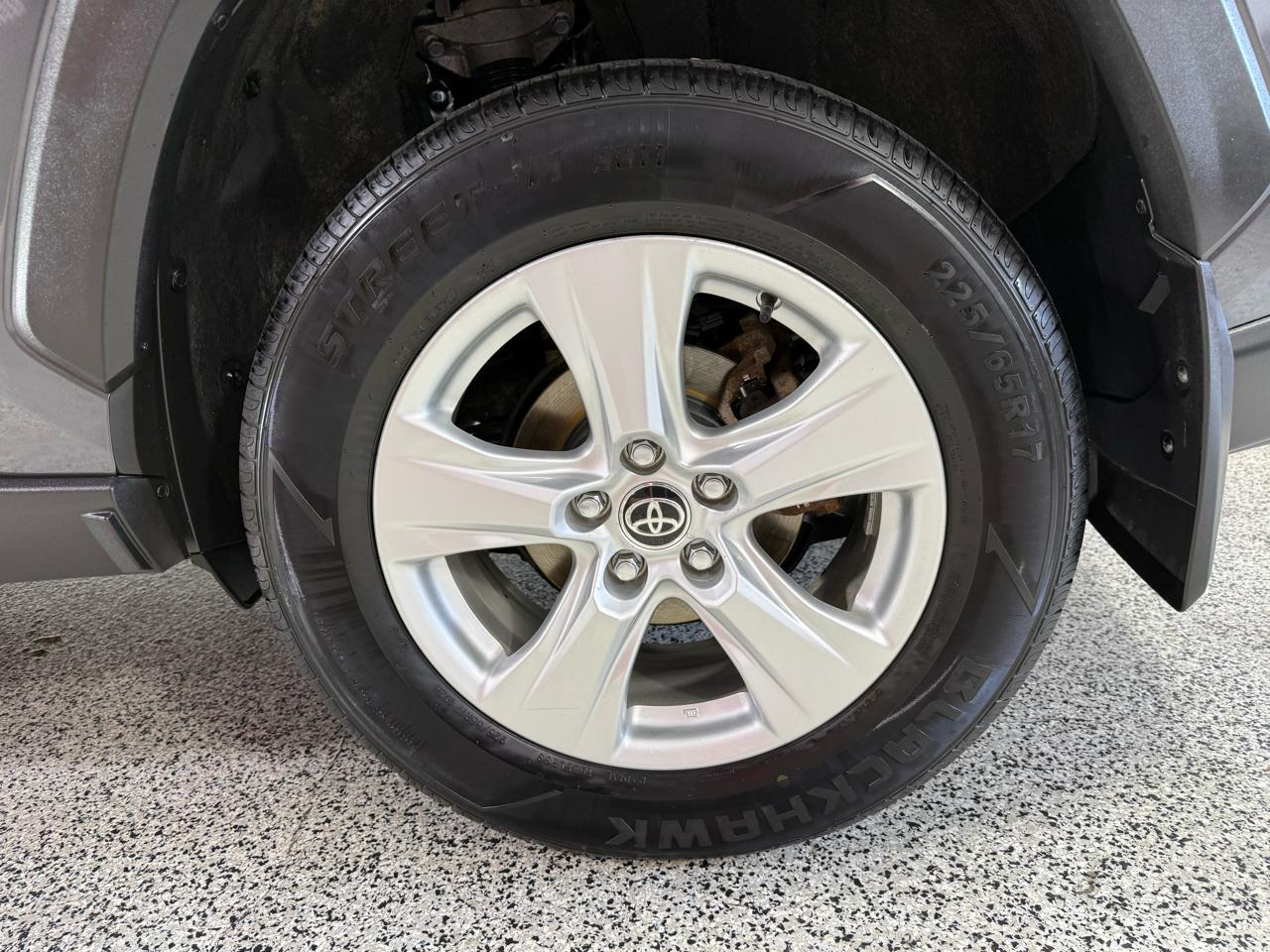 Toyota RAV4  2021