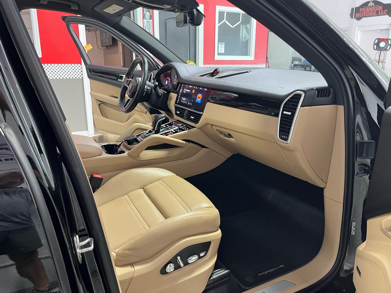 Porsche Cayenne  2021
