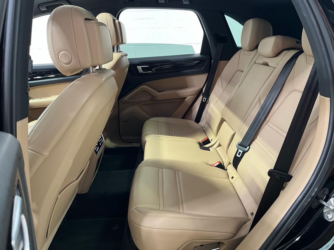 Porsche Cayenne  2021