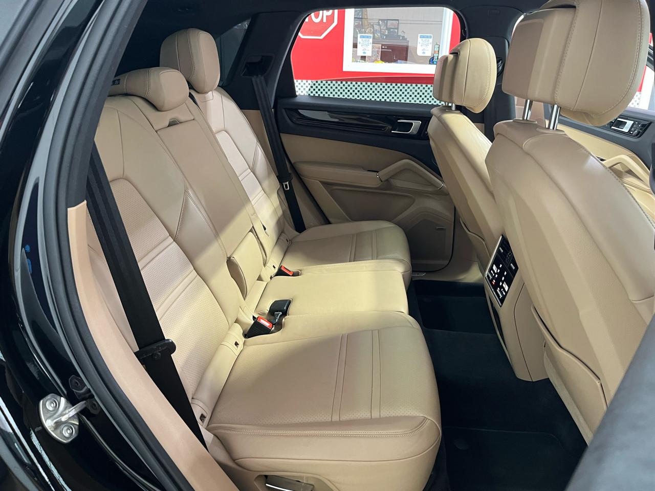 Porsche Cayenne  2021