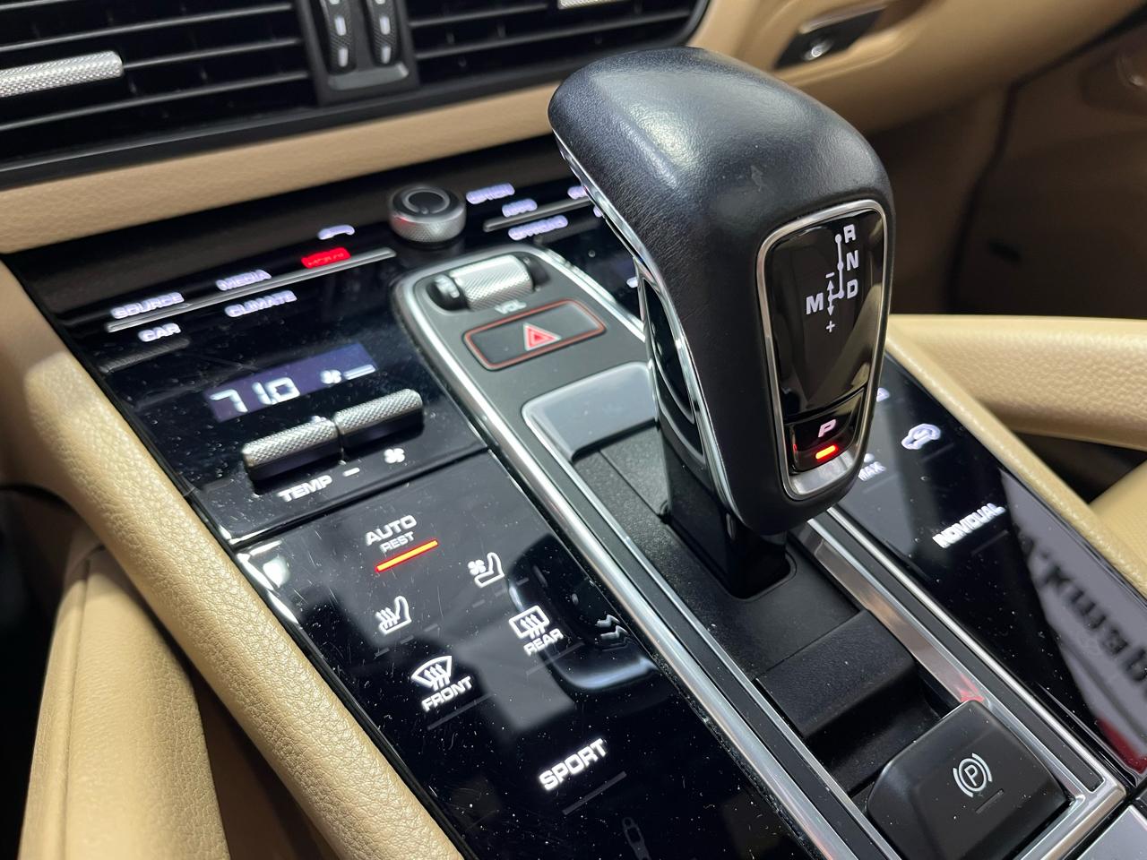 Porsche Cayenne  2021