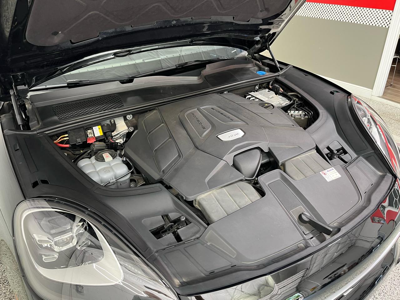 Porsche Cayenne  2021