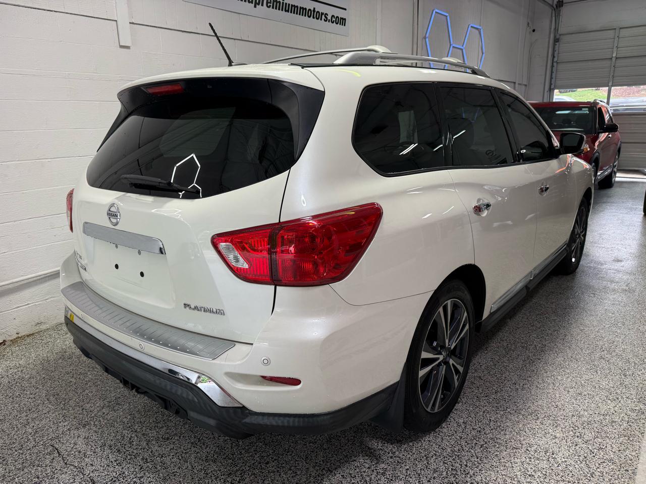 Nissan Pathfinder  2018