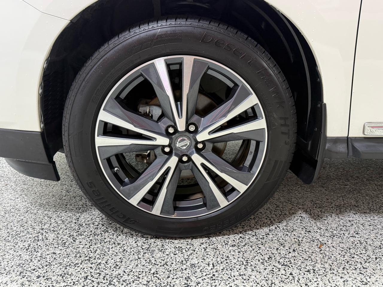 Nissan Pathfinder  2018