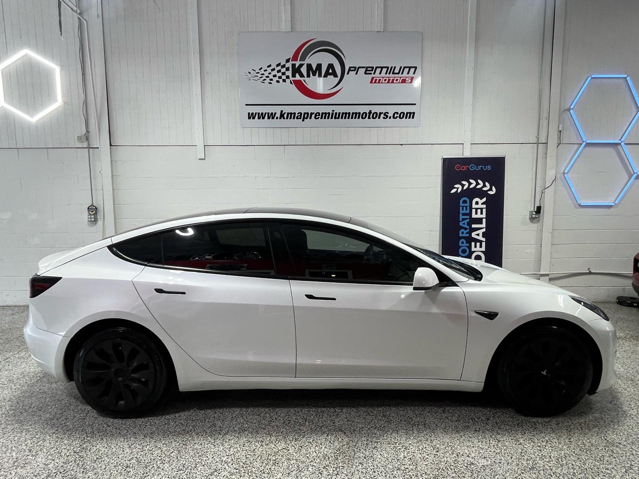 Tesla Model 3  2023