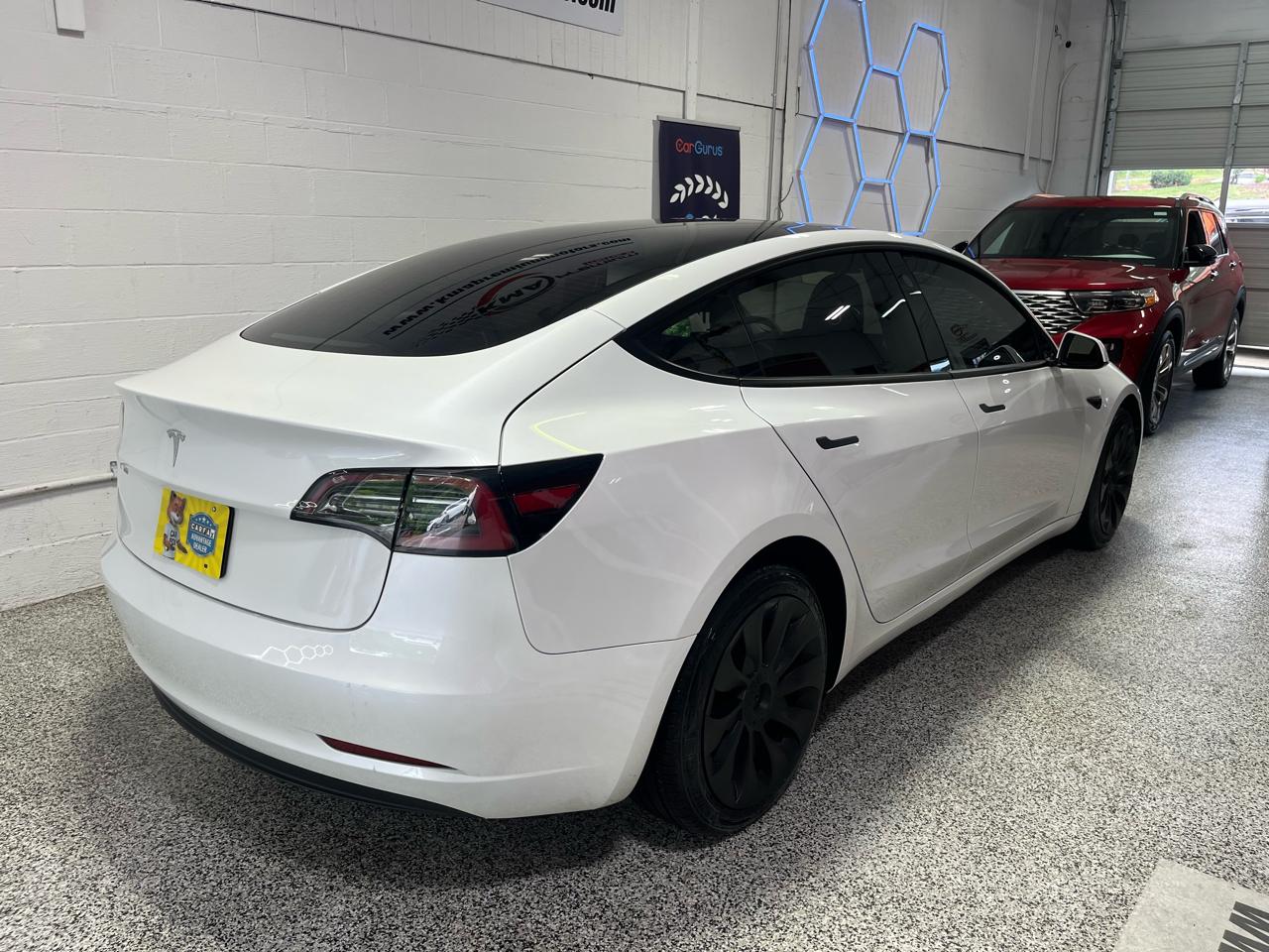 Tesla Model 3  2023