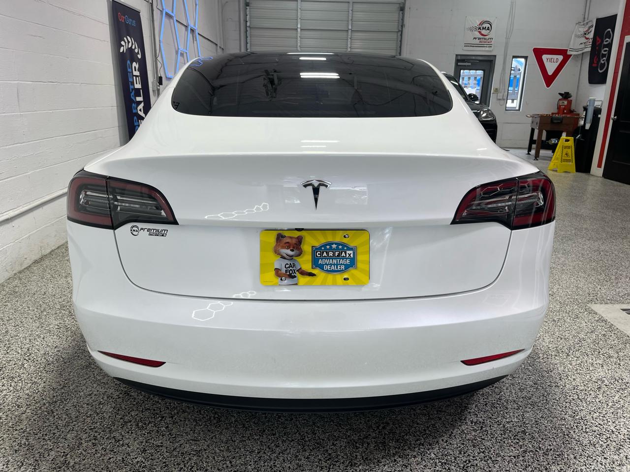 Tesla Model 3  2023