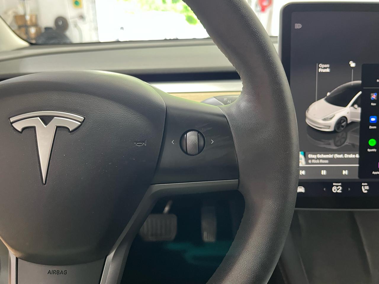 Tesla Model 3  2023