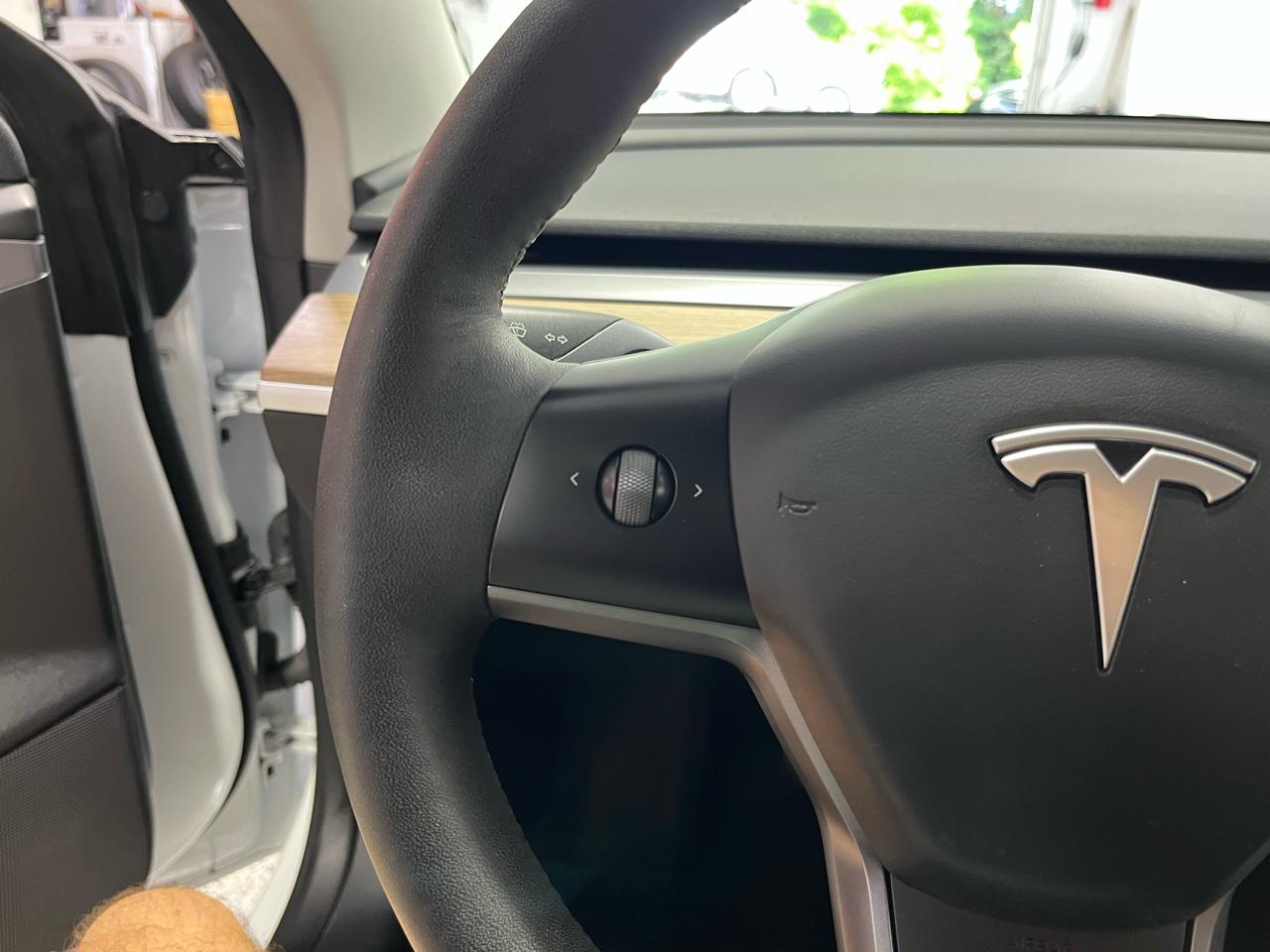 Tesla Model 3  2023