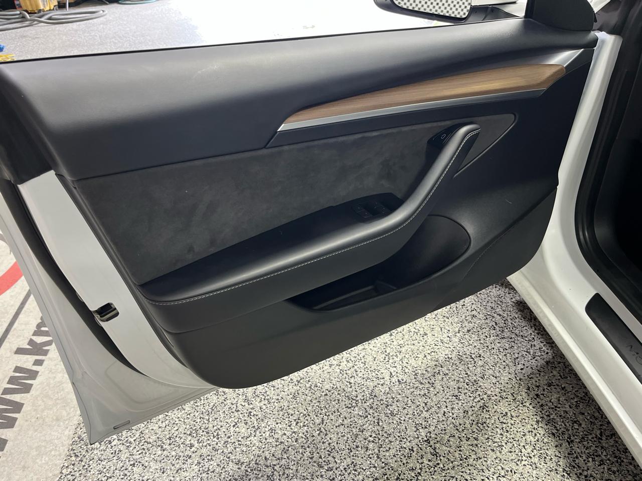 Tesla Model 3  2023
