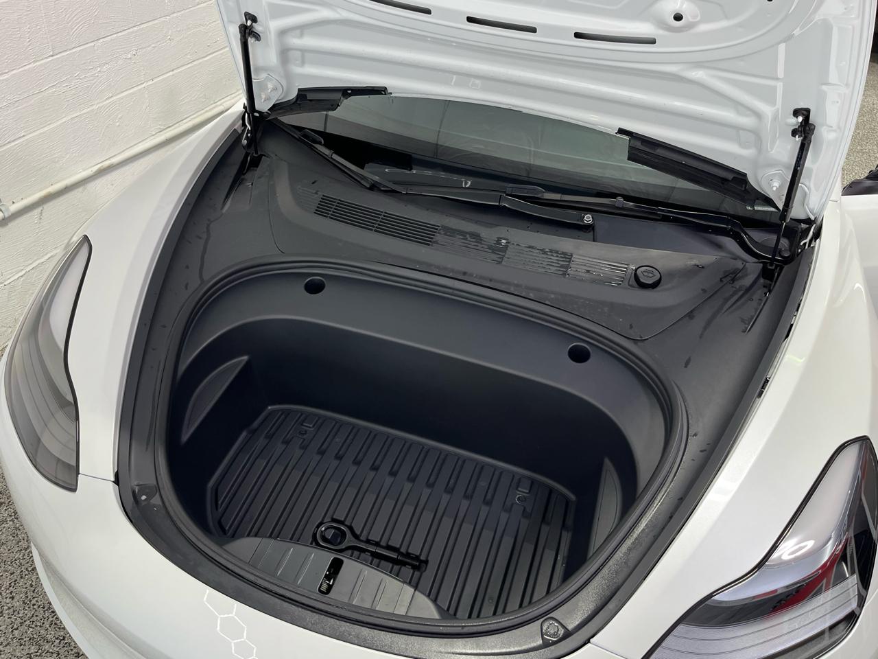 Tesla Model 3  2023