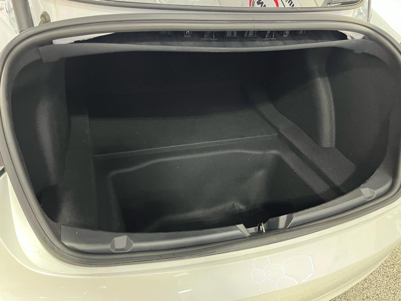 Tesla Model 3  2023