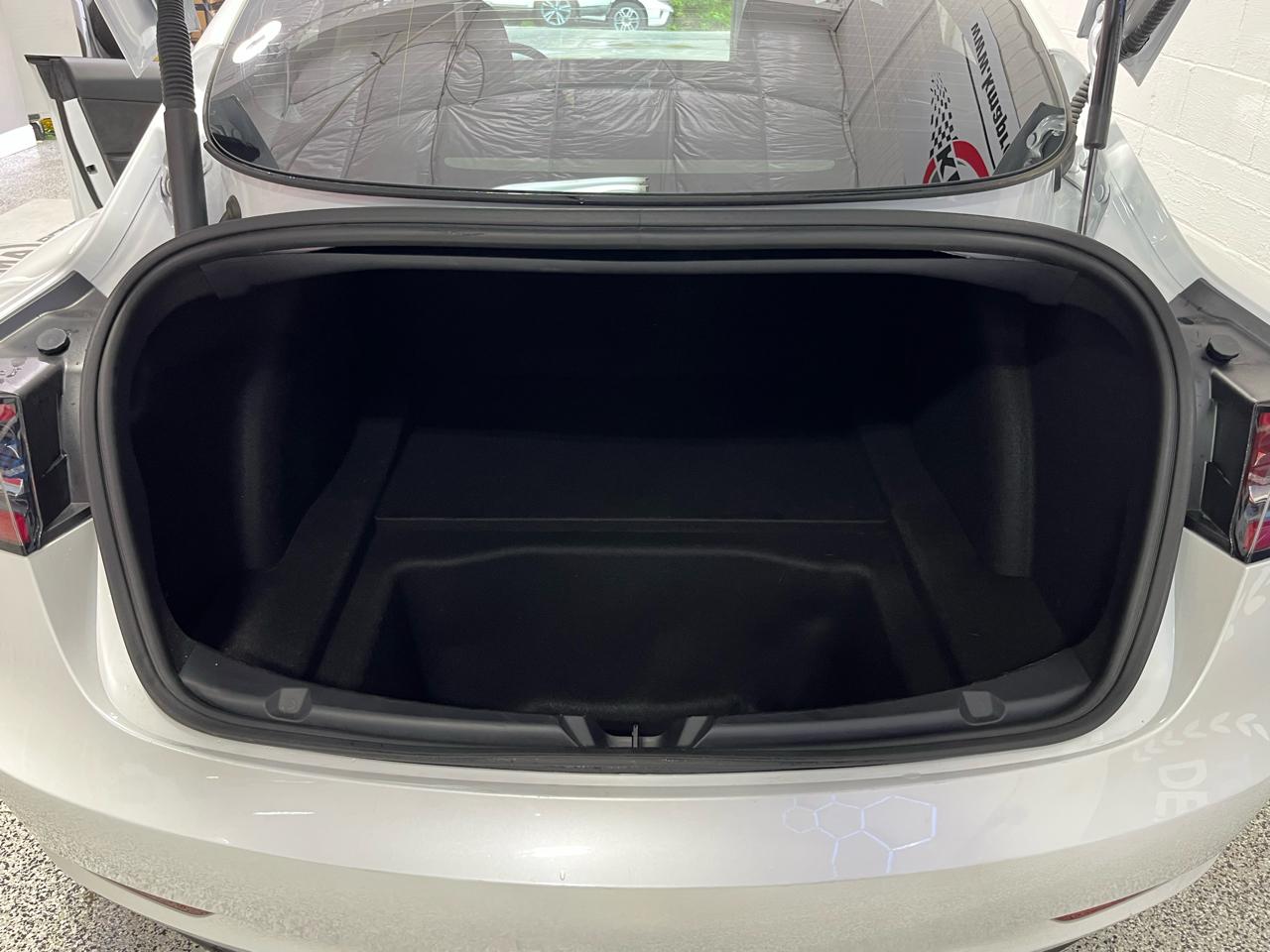 Tesla Model 3  2023