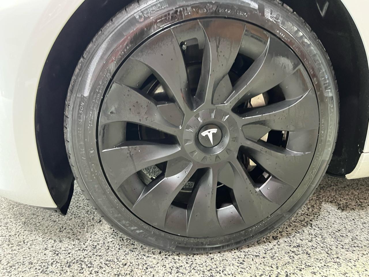 Tesla Model 3  2023
