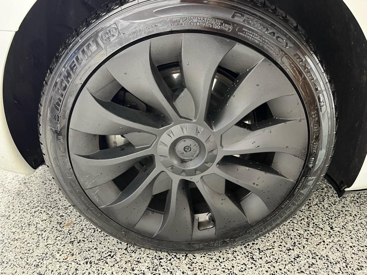 Tesla Model 3  2023
