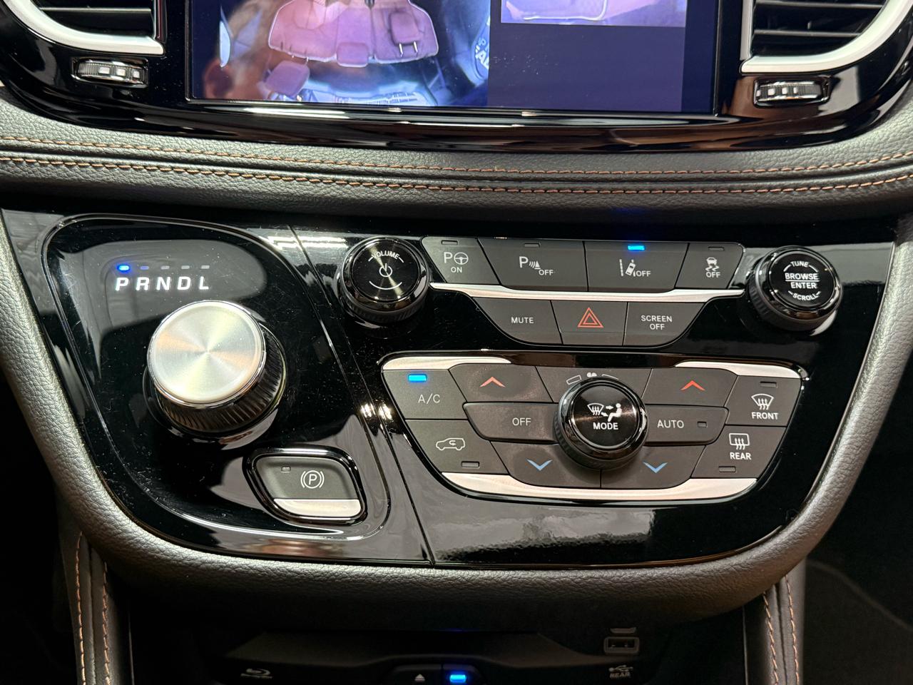 Chrysler Pacifica  2025