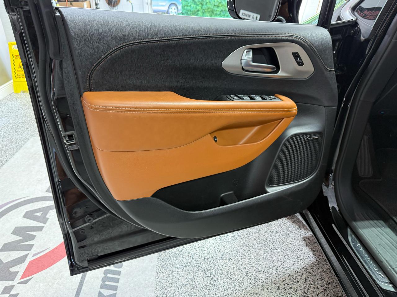 Chrysler Pacifica  2025