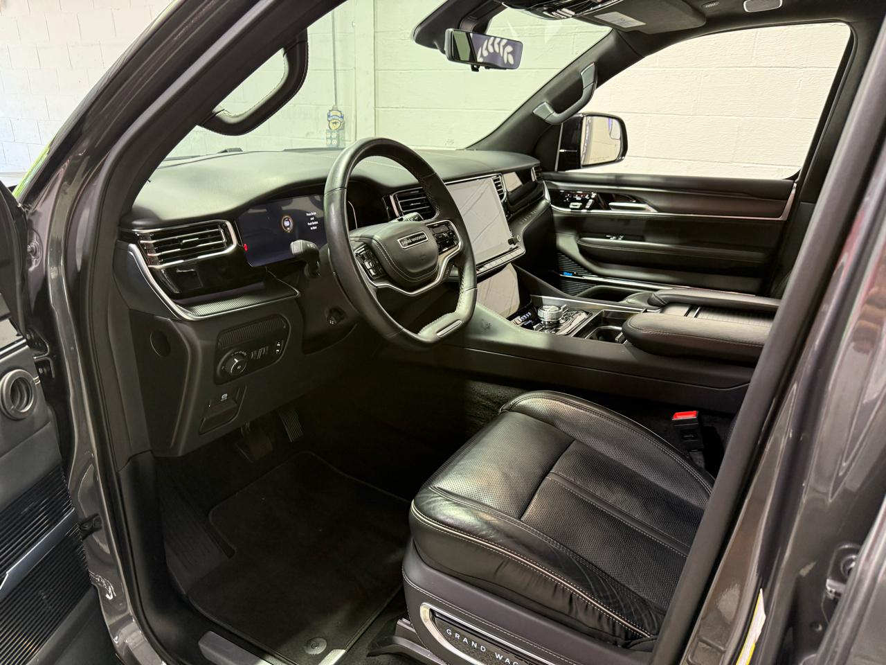 Jeep Grand Wagoneer L  2024
