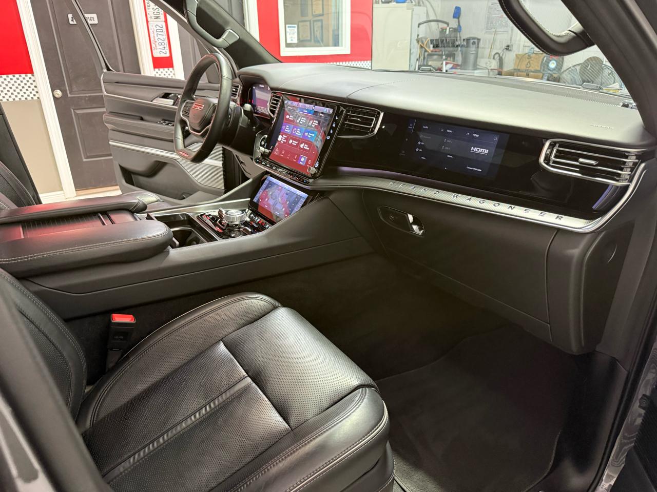 Jeep Grand Wagoneer L  2024