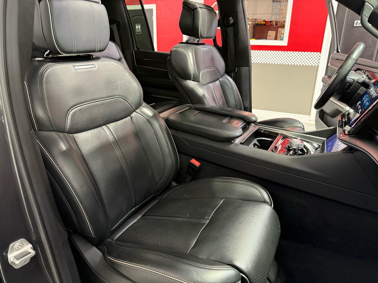 Jeep Grand Wagoneer L  2024