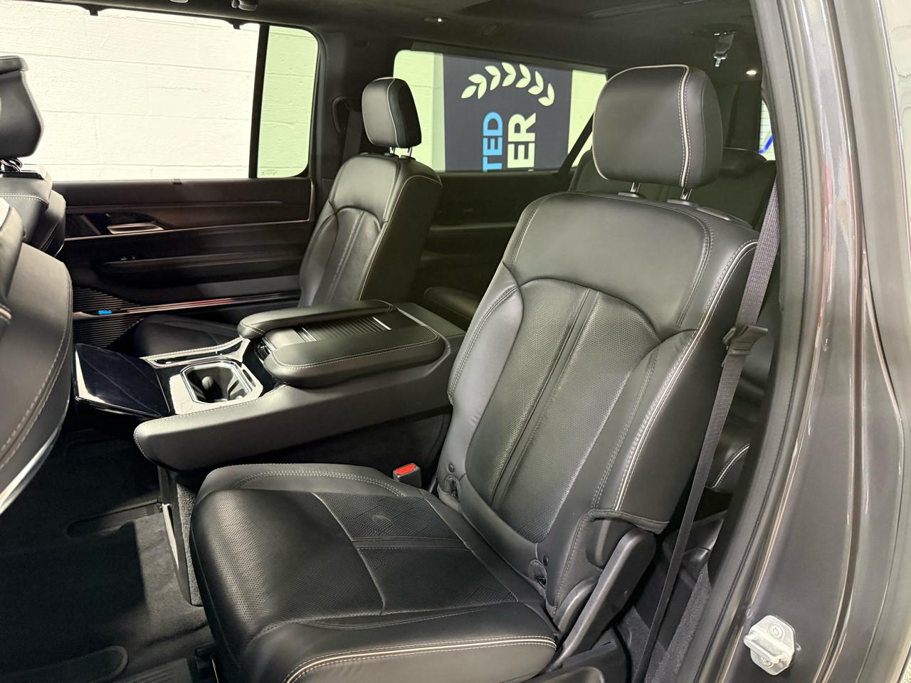 Jeep Grand Wagoneer L  2024