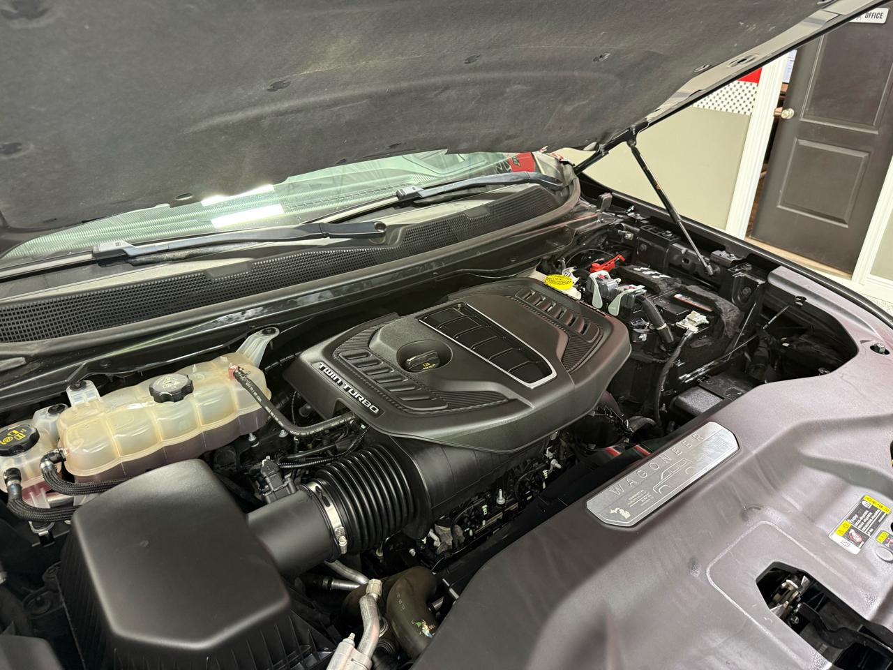 Jeep Grand Wagoneer L  2024