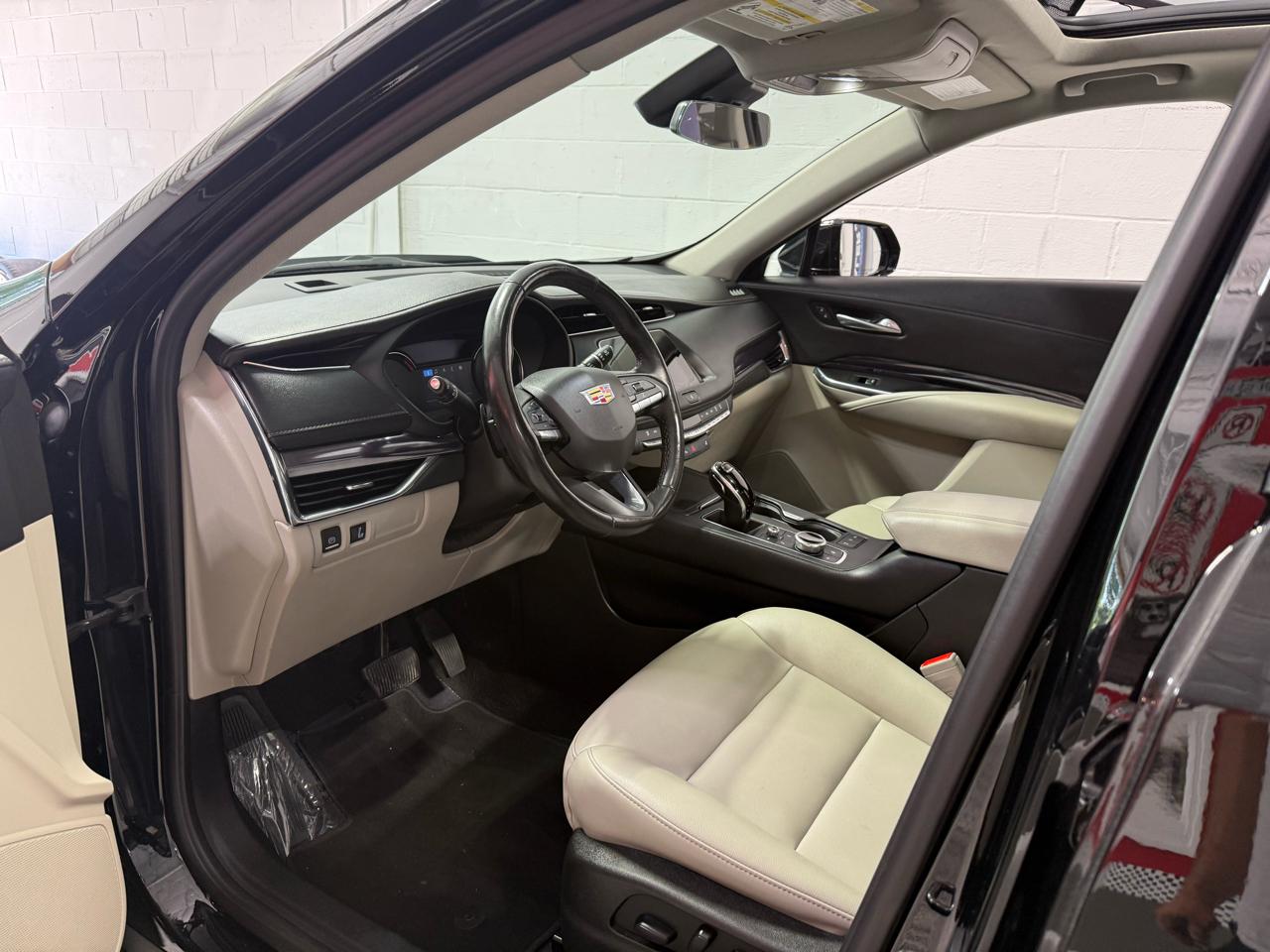 Cadillac XT4  2023
