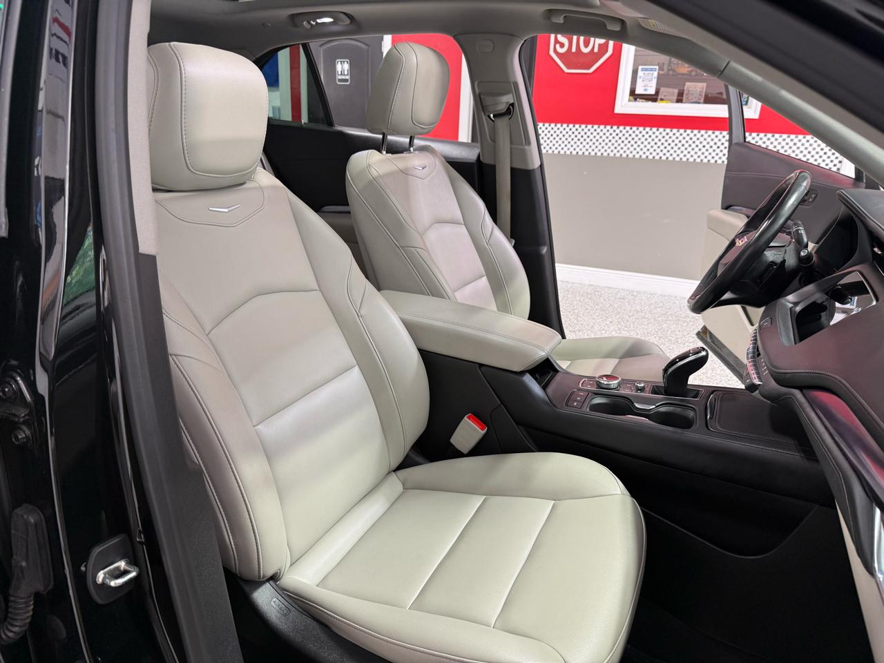 Cadillac XT4  2023