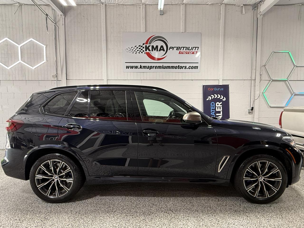 BMW X5 M50i Sports Activity Vehicle 2021