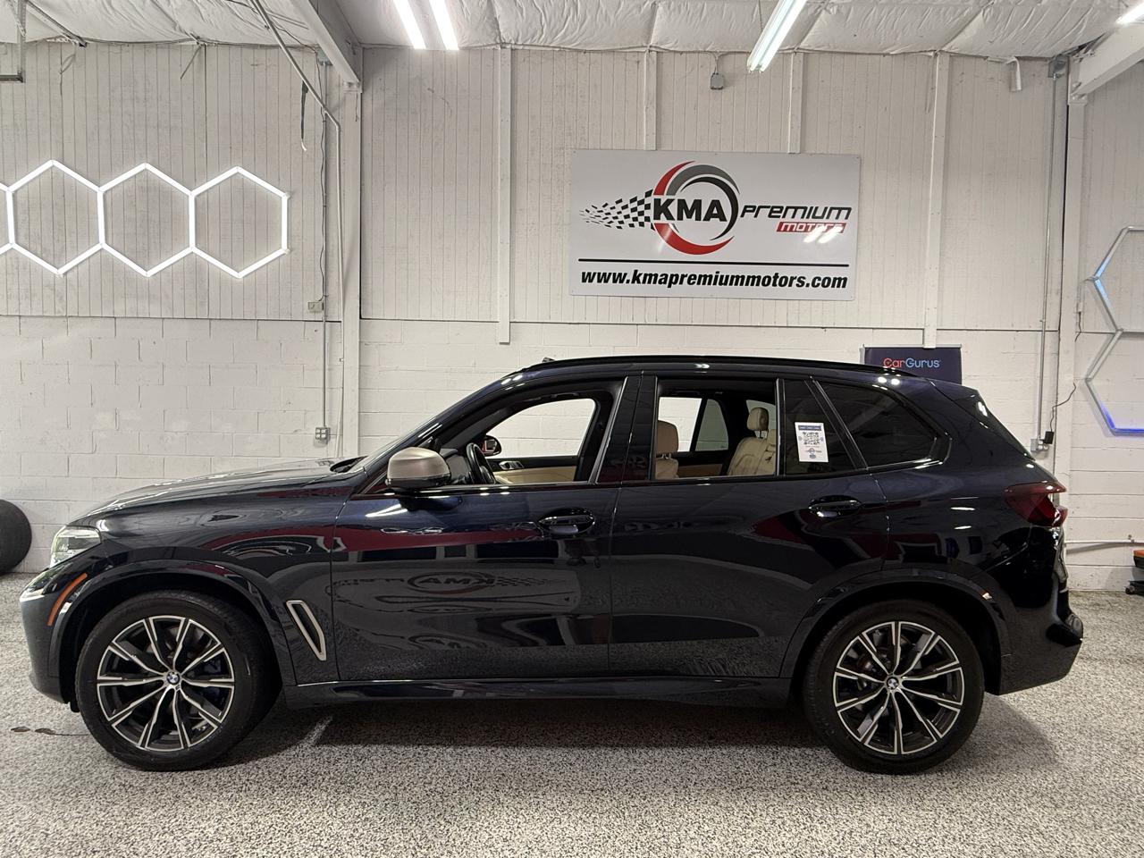 BMW X5 M50i Sports Activity Vehicle 2021