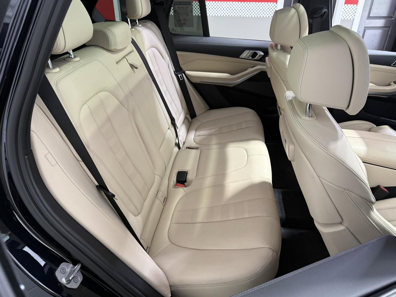 BMW X5 M50i Sports Activity Vehicle 2021