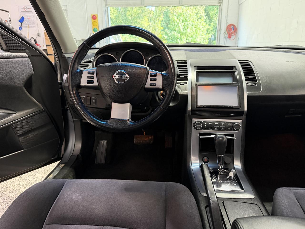 Nissan Maxima 4dr Sdn V6 CVT 3.5 SE 2007