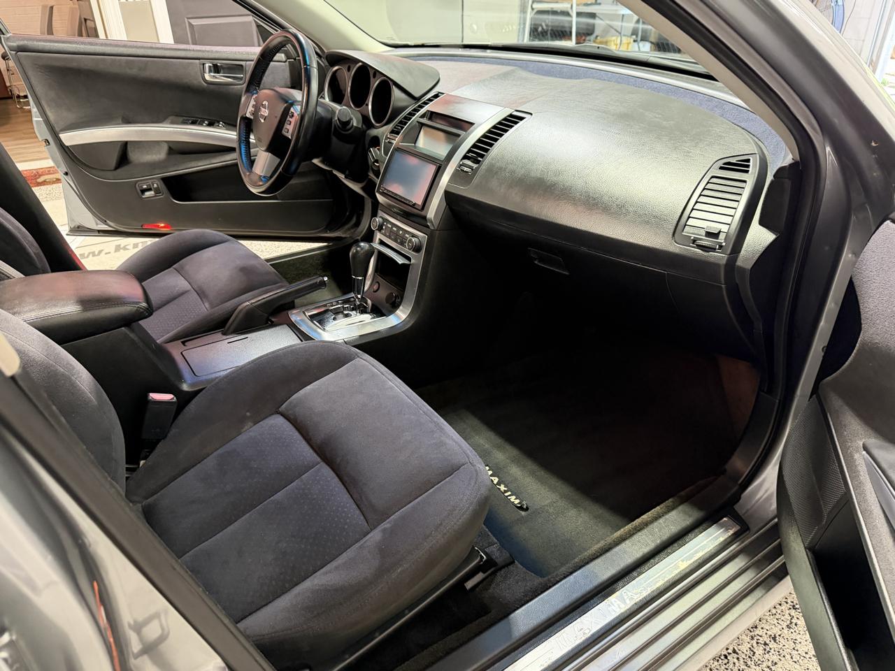 Nissan Maxima 4dr Sdn V6 CVT 3.5 SE 2007