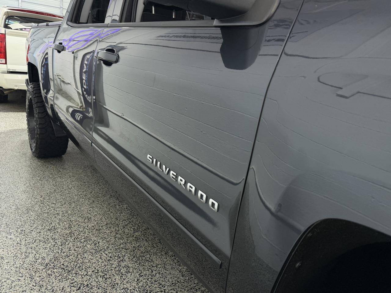 Chevrolet Silverado 1500 4WD Crew Cab 143.5" LT w/1LT 2018