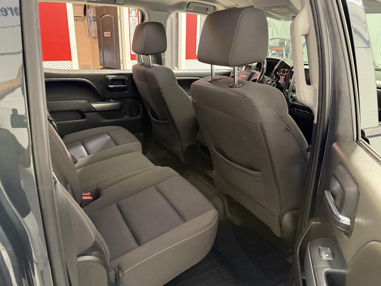 Chevrolet Silverado 1500 4WD Crew Cab 143.5" LT w/1LT 2018