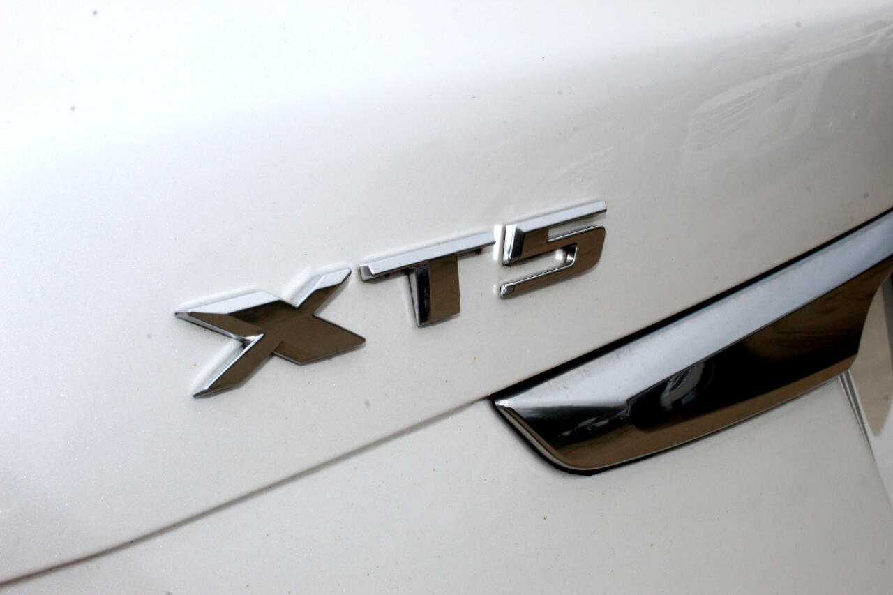 Cadillac XT5 Premium Luxury 4D SUV AWD 2017 Cadillac XT5 Premium Luxury 4D SUV AWD 2017