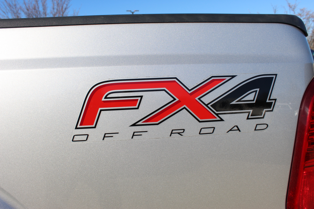 Ford F-250 SD Lariat Crew Cab 4WD 2015