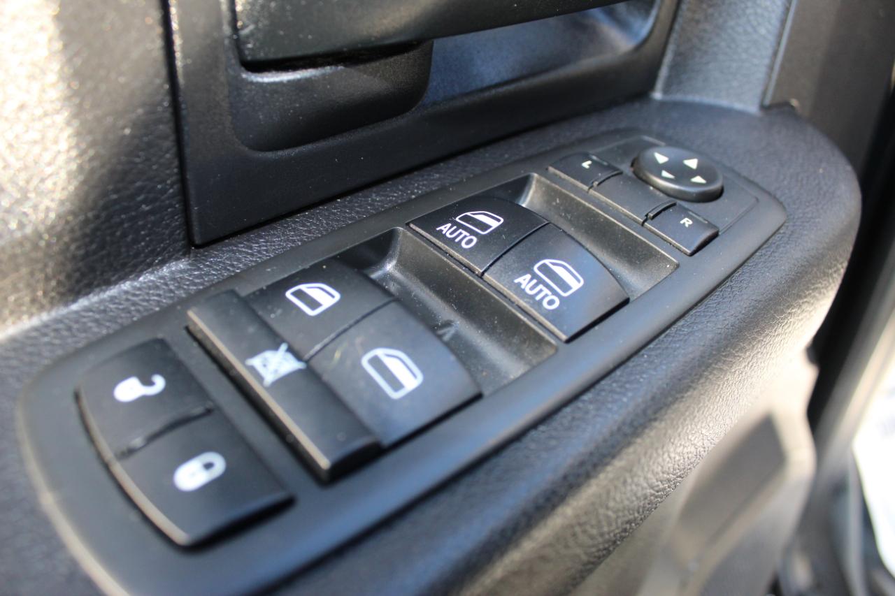 RAM 2500 Tradesman Crew Cab SWB 4WD 2017