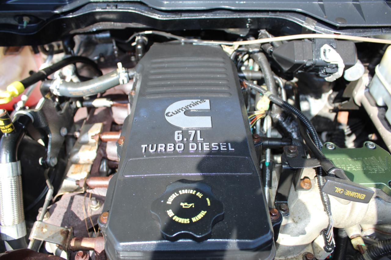 RAM 2500 Laramie Crew Cab 4WD SWB 2011