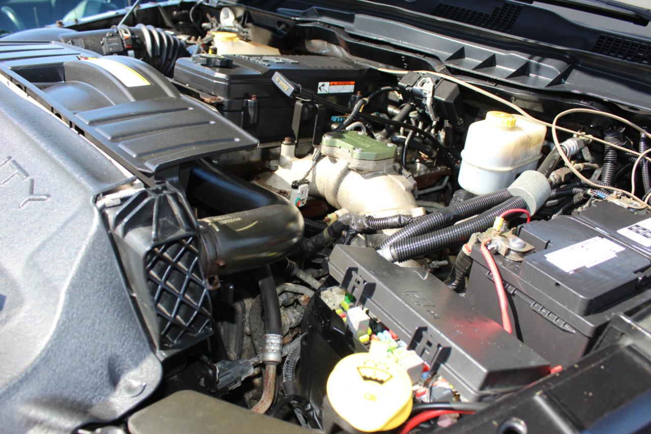 RAM 2500 Laramie Crew Cab 4WD SWB 2011