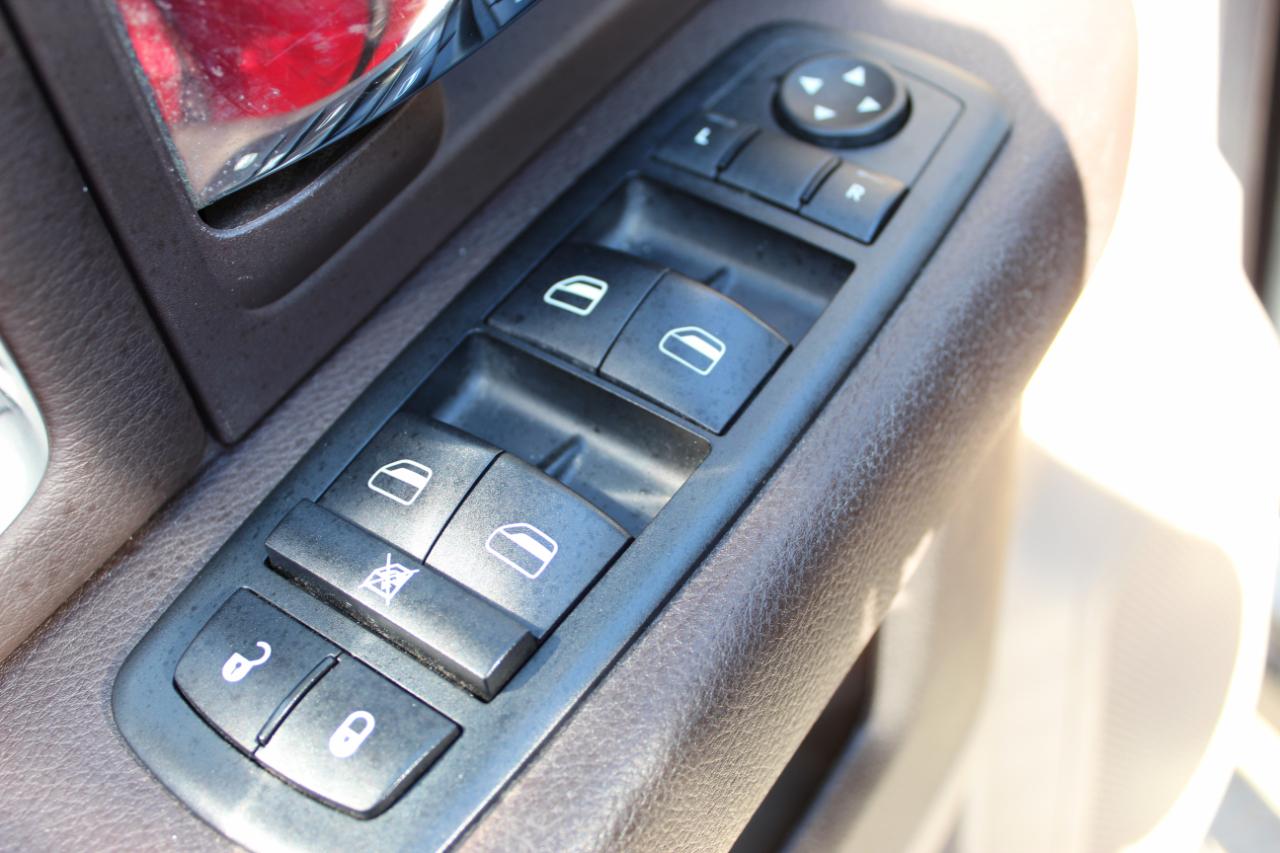 RAM 2500 Laramie Crew Cab 4WD SWB 2011