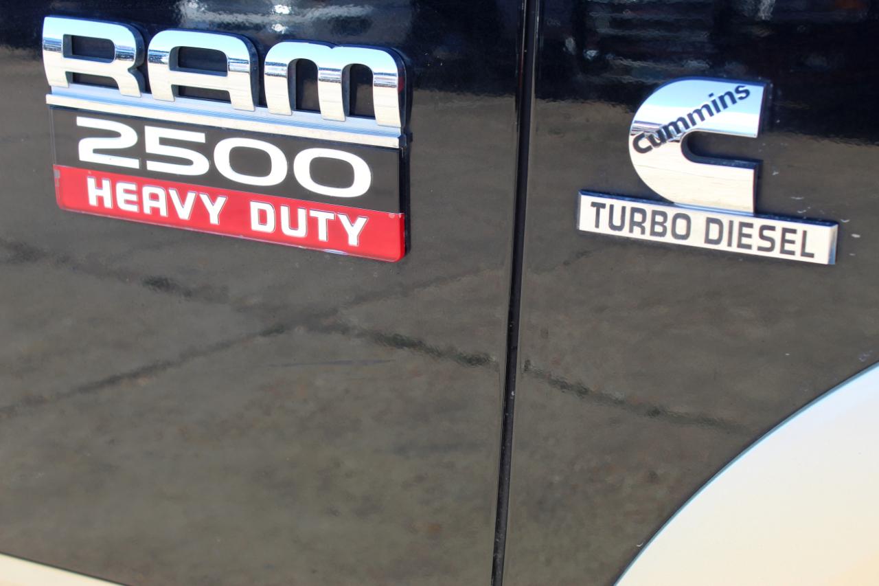 RAM 2500 Laramie Crew Cab 4WD SWB 2011